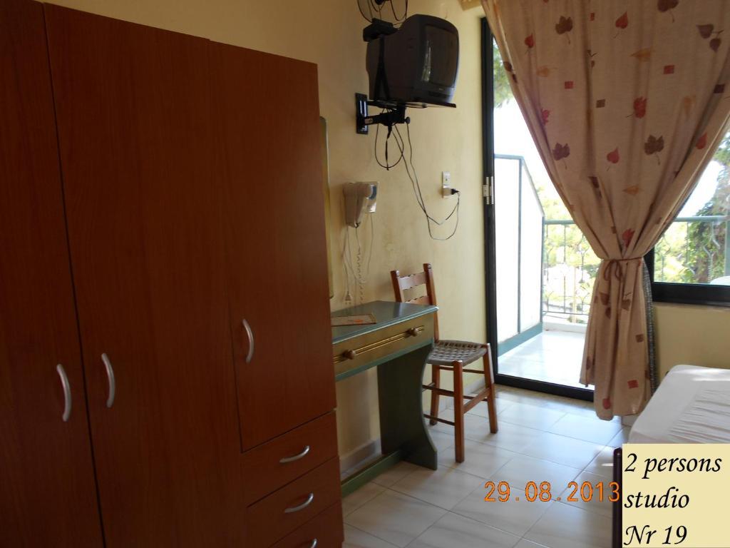Mina Apartments Poros Town Oda fotoğraf